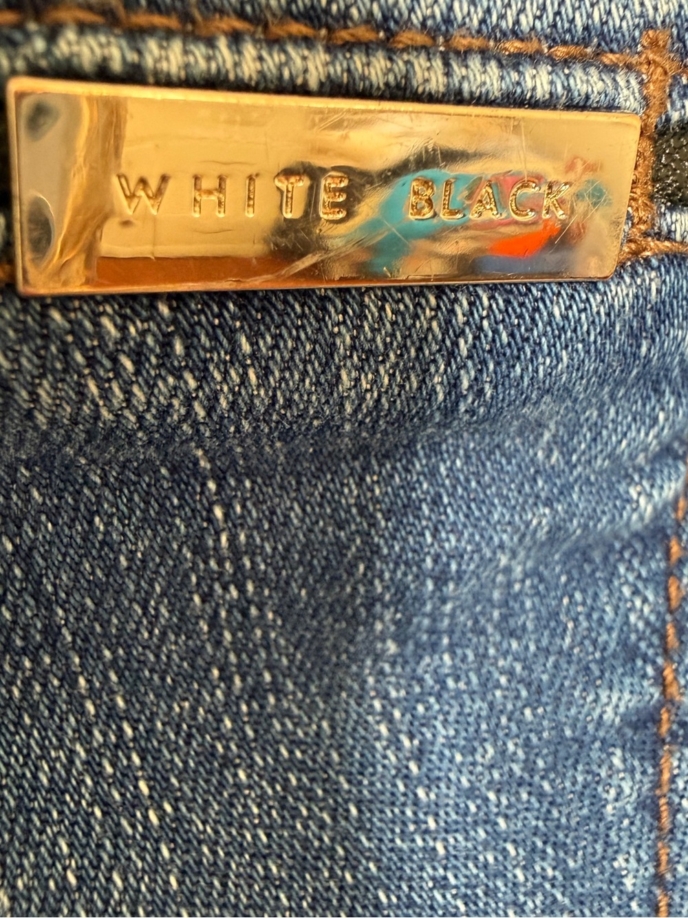White House Black Market Women's 10 Skinny Ankle Jeans with Zipper Details - Picture 8 of 9